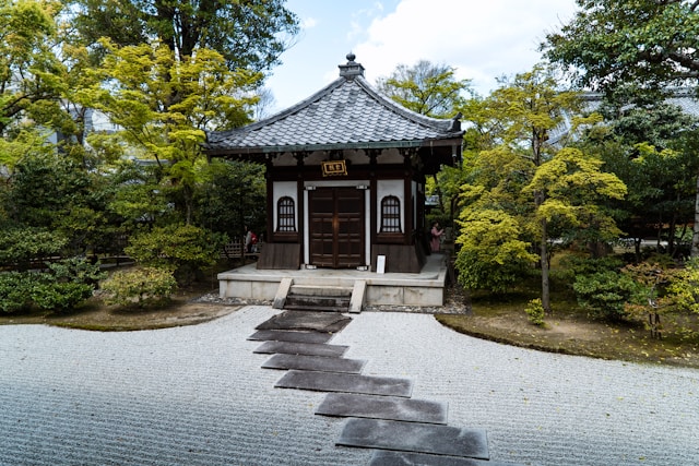 Zen Garten mit kleinem japanischen Haus